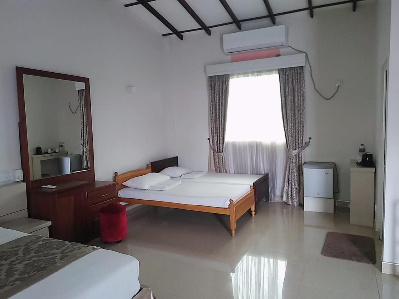 Nilakma Lagoon Negombo Exterior photo